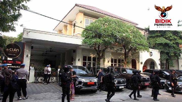 Rumah Jampidsus Dijaga Ketat, Aparat Belum Berikan Penjelasan Resmi lv_0_20260709073816.jpg